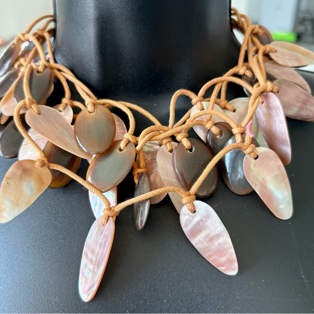 Multi-Brown Shell Necklace w/ Beautiful Matching Clip Earring New Layered